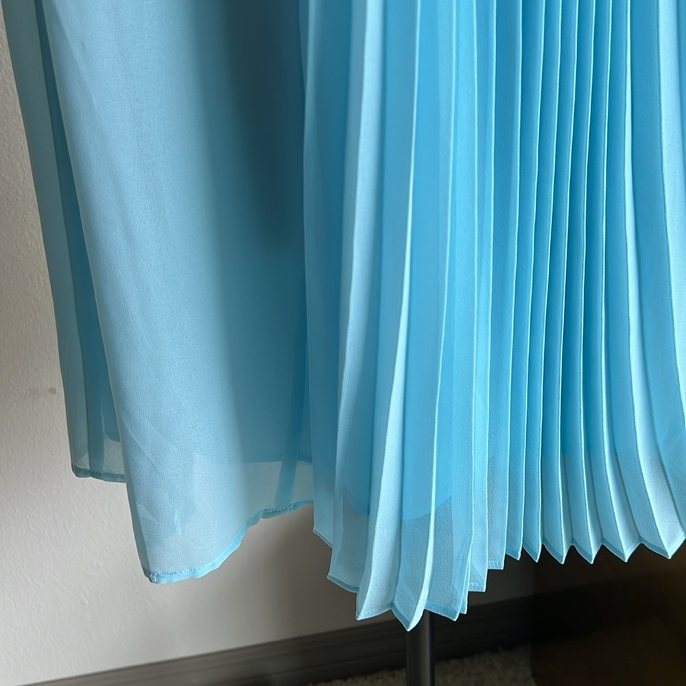 BCBG light blue pleated trapeze aline mini dress - Picture 10 of 10